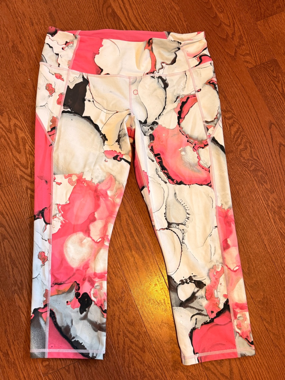 Under Armour Pink Marble-Print Capri Leggings
